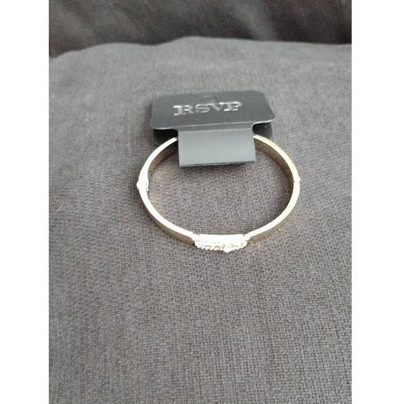 Beautiful bangle bracelet with cubic zirconia accent - Picture 2 of 3